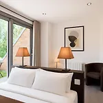 Espace Zen'ing Bed & Breakfast 4*