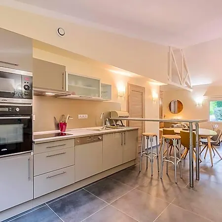 Espace Zen'ing Bed & Breakfast Gondecourt